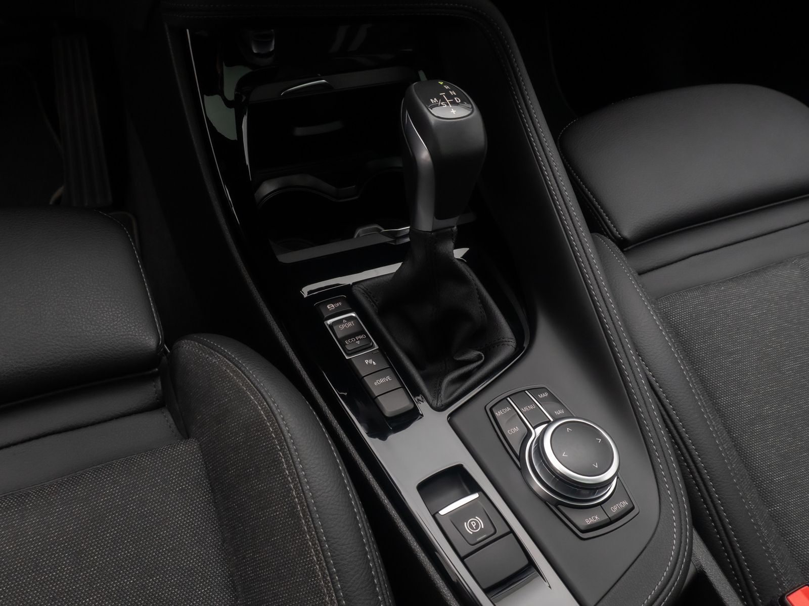 Fahrzeugabbildung BMW X1 xD25e Sport Line Kamera DAB Panorama H/K 18"