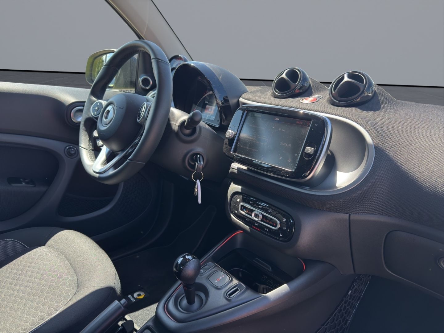 Fahrzeugabbildung Smart fortwo coupe electric drive EQ Panorama Soundsys