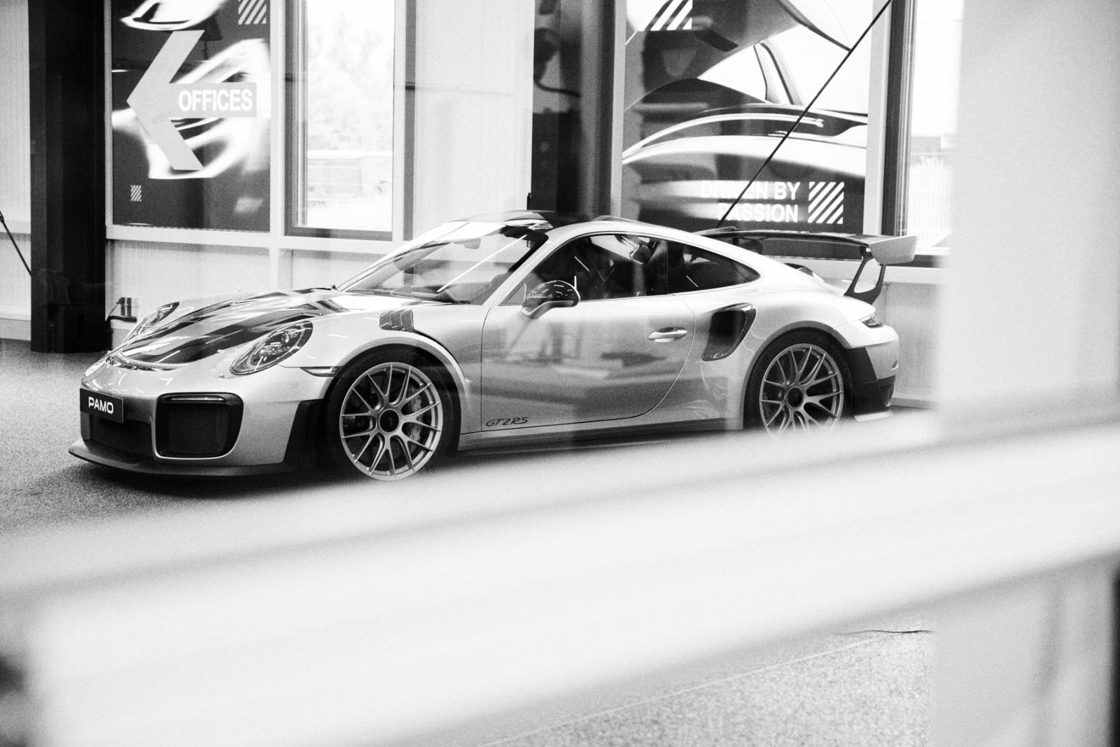 showroom-image-top