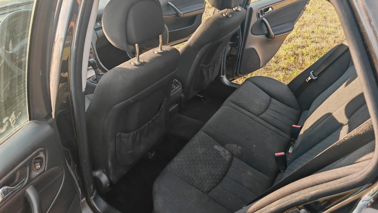 Mercedes-Benz C200 2005 — photo 12