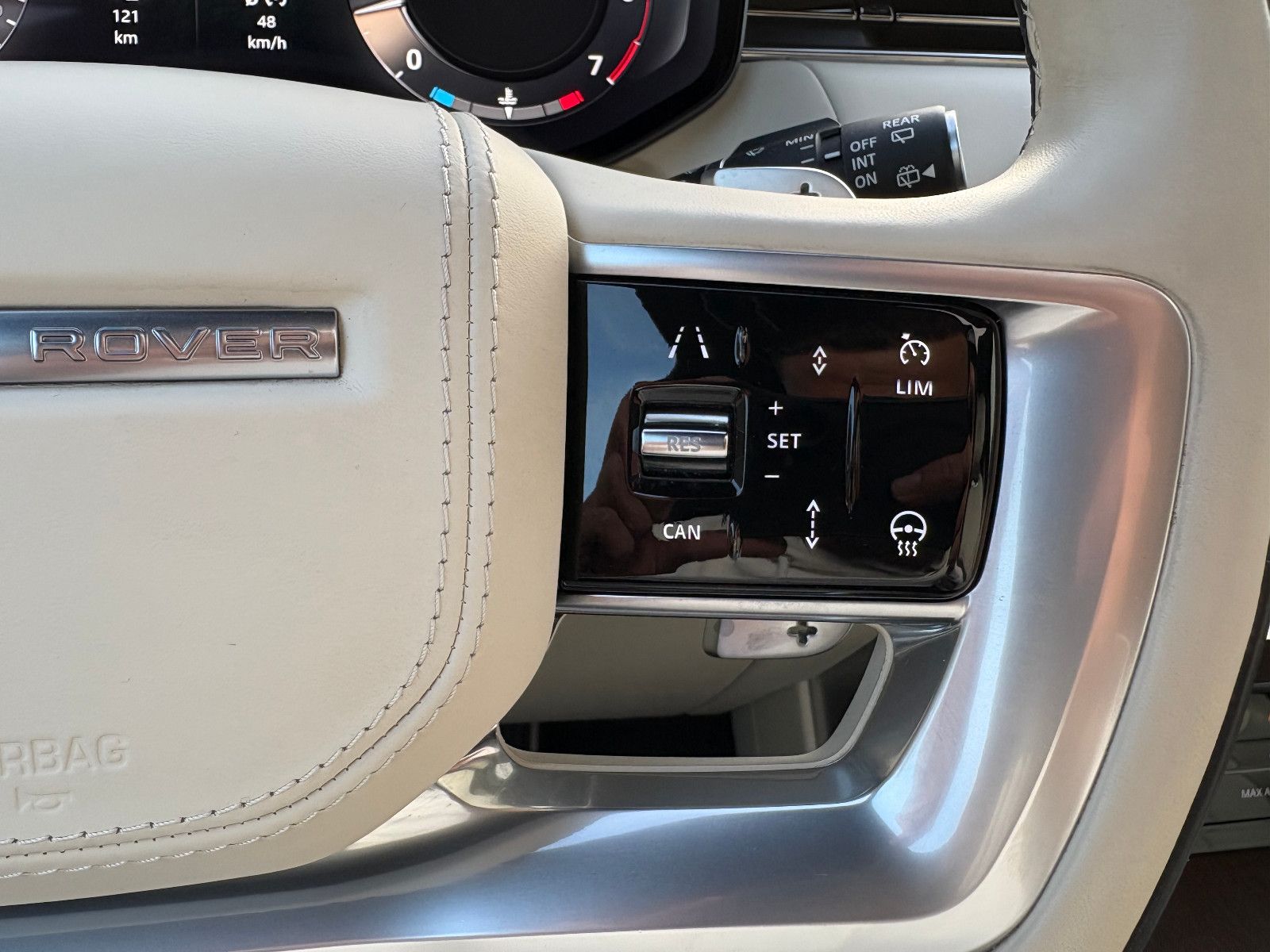 Fahrzeugabbildung Land Rover Range Rover HSE/FOND-TV/MASSAGE/PANO/360°/VOLL