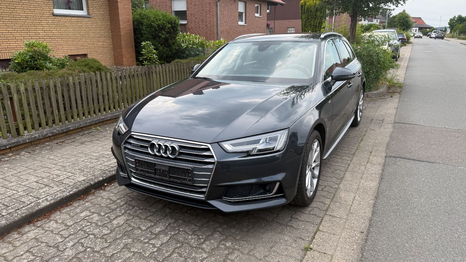 AUDI A4 2.0 TDI ACC quattro AHK