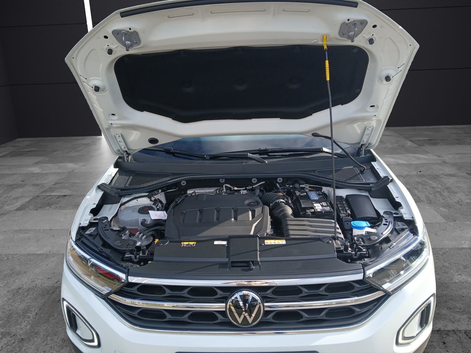 Fahrzeugabbildung Volkswagen T-Roc TDI StyleAHK AID ACC RFK SH LM
