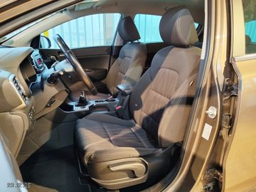 Kia Sportage 2WD AHK-Klima-SHZG-Allwetter-2 Vorbesit