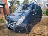 Renault Master - blaue Renault Master