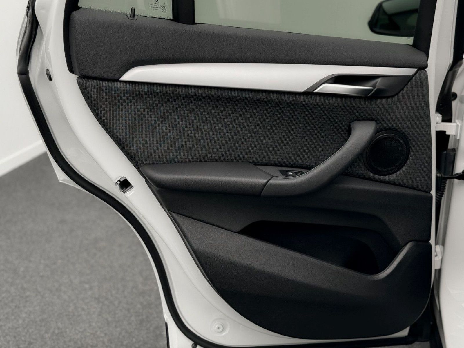 Fahrzeugabbildung BMW X1 xD25e DAB Navi Lordos PDC Geschwindigkeitsreg