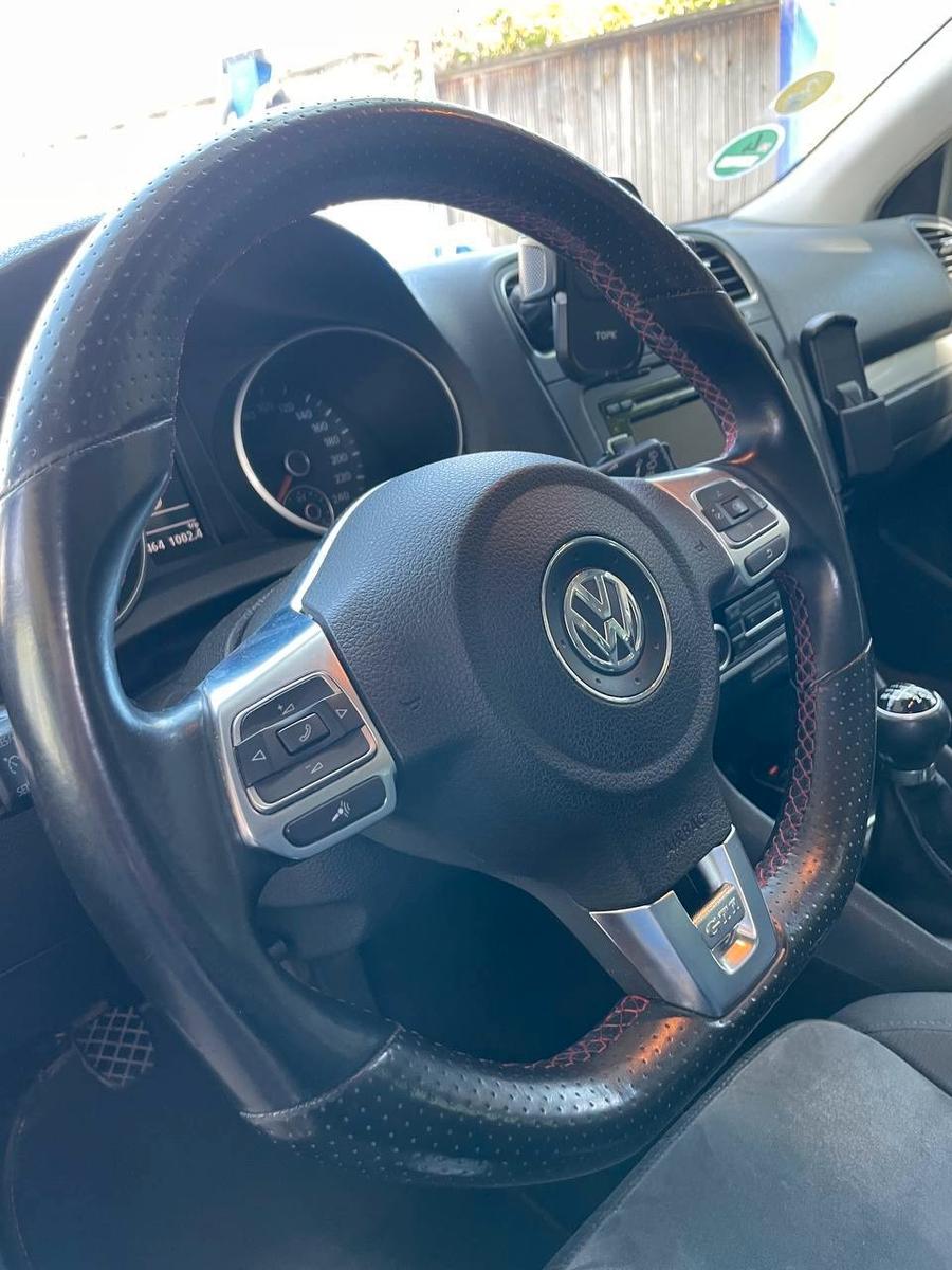 Volkswagen Golf 2010 — photo 9