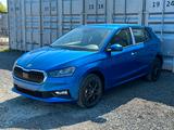 Skoda Fabia 130 80PS Climatronic KAMERA+PDC LM15"
