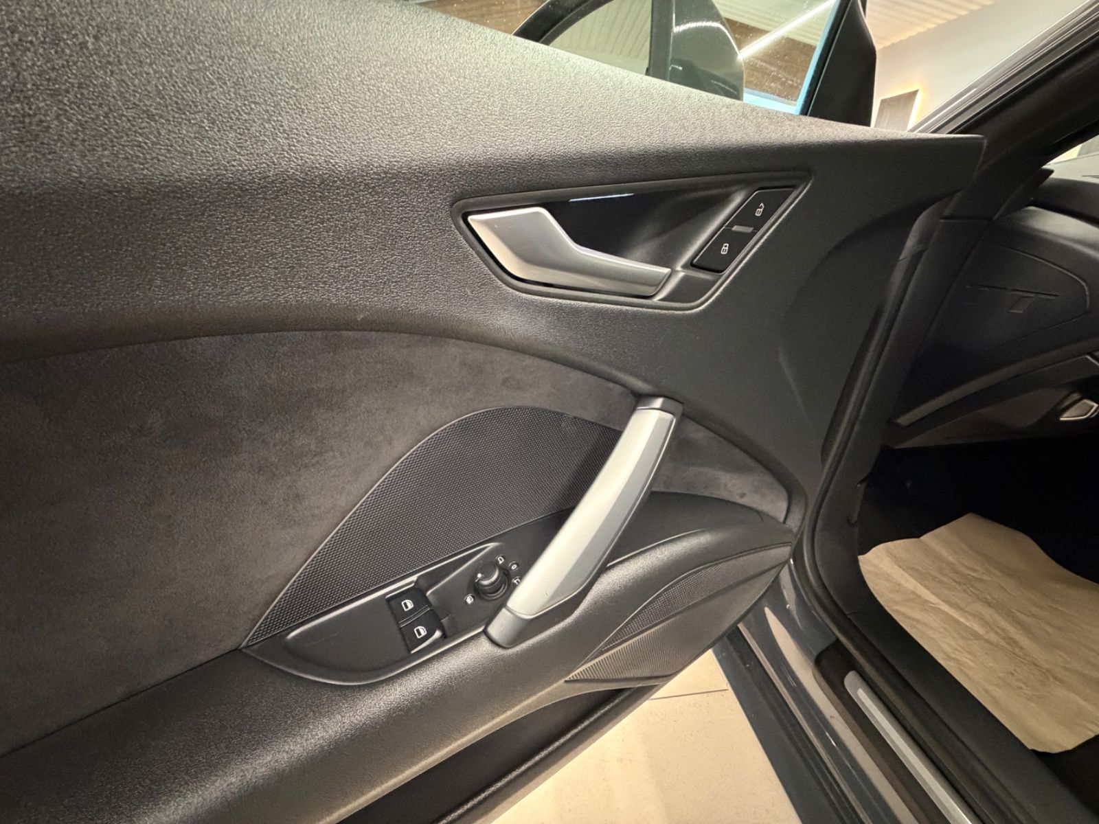 Audi TT Roadster 1.8 TFSI*Visual Cockpit* foto 6