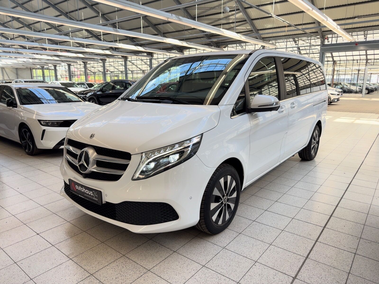 Mercedes-Benz V 220 d Avantgarde lang 360° LED Burmester foto 3