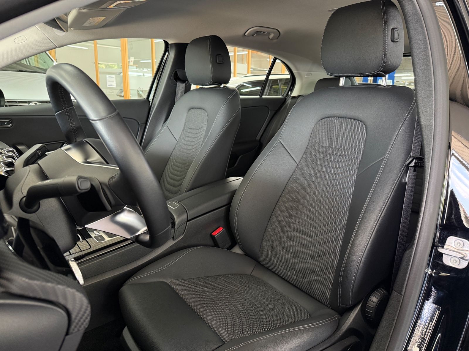 Mercedes-Benz A 180 d Lim. High LED Navi Direktlenkung Agility foto 16