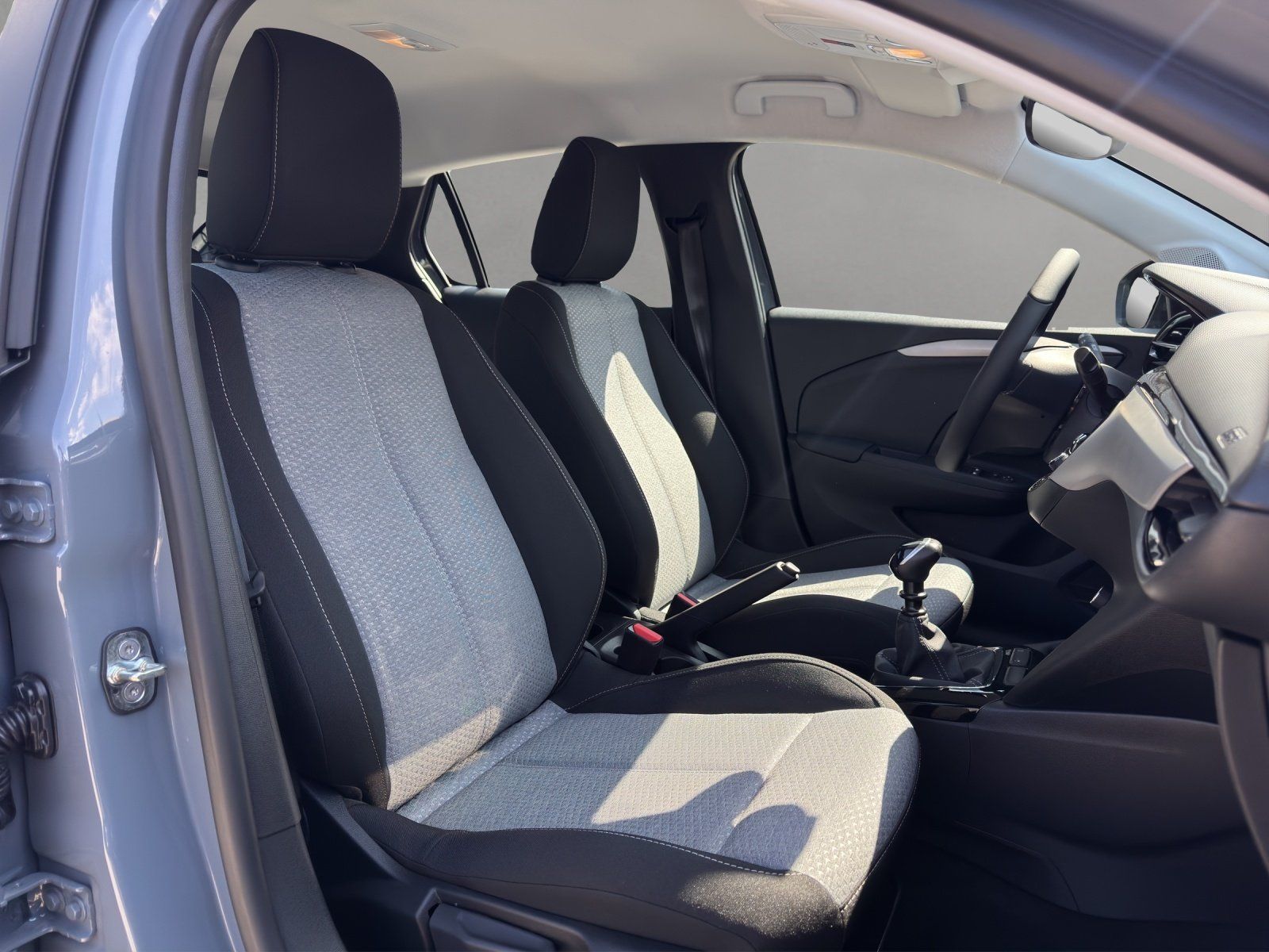 Fahrzeugabbildung Opel Corsa F 1.2 Turbo Edition TECH-PAKET/KAMERA/SHZ/
