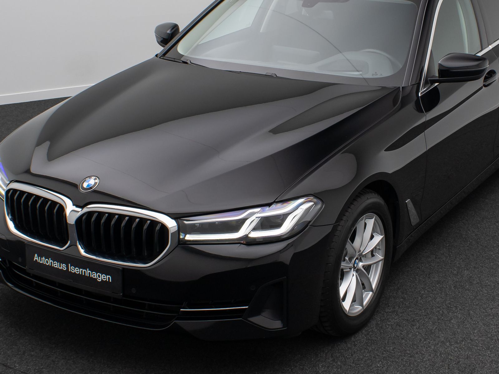 Fahrzeugabbildung BMW 530d xD Komfort DAB HUD Laser Kamera AHK HiFi