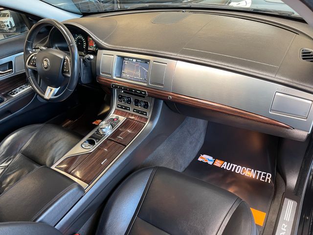 Jaguar XF 2.2 Diesel *LEDER*KAM*NAVI*PDC*SZHZ*XENON*