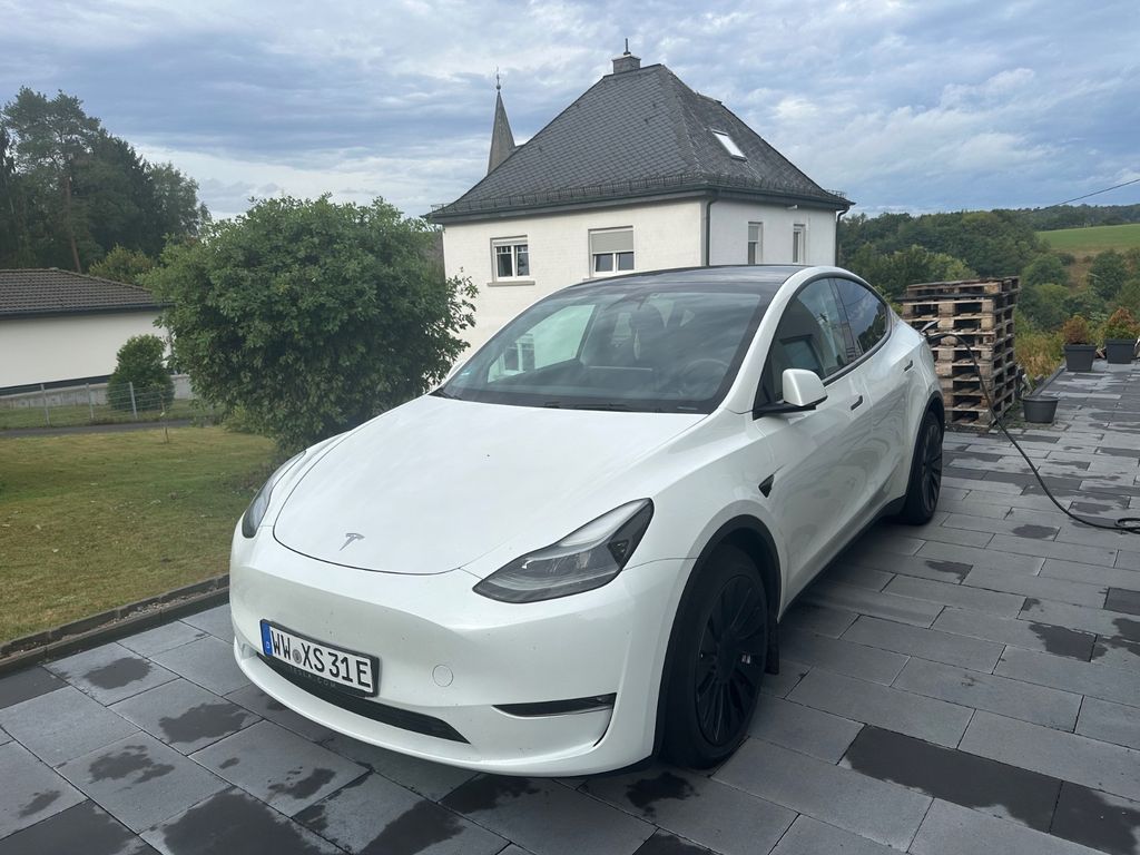 Image of Tesla Model Y