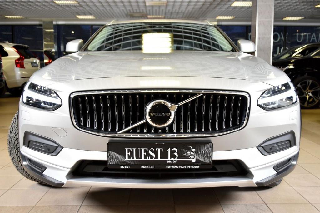 Volvo V90 Cross Country