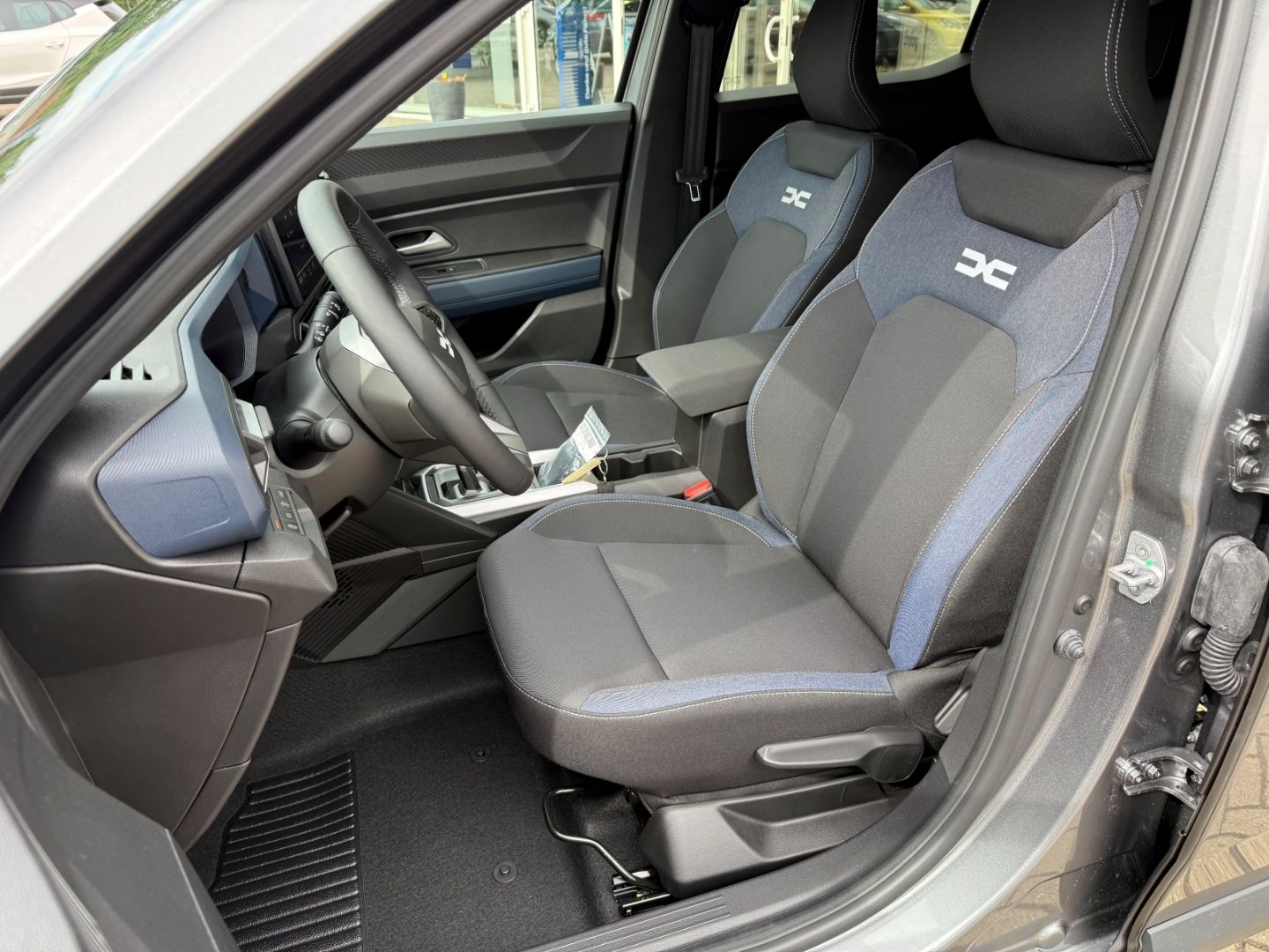 DACIA Duster III Hybrid 140 1.6 E-TECH Journey  AHK +V - Image 12