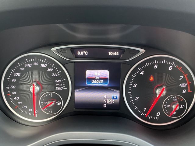 Mercedes-Benz B 220