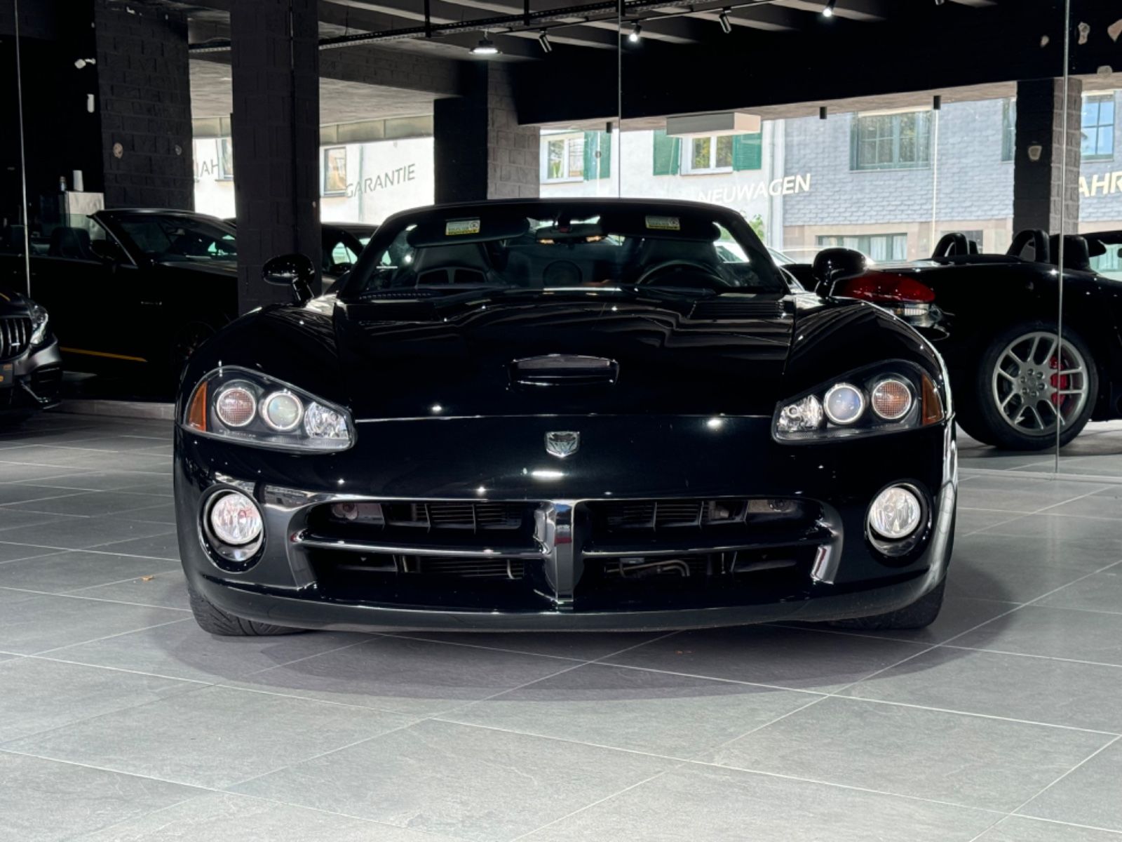 Fahrzeugabbildung Dodge Viper SRT-10 8,3L /SIDEPIPES/EU-AUSFÜHRUNG/