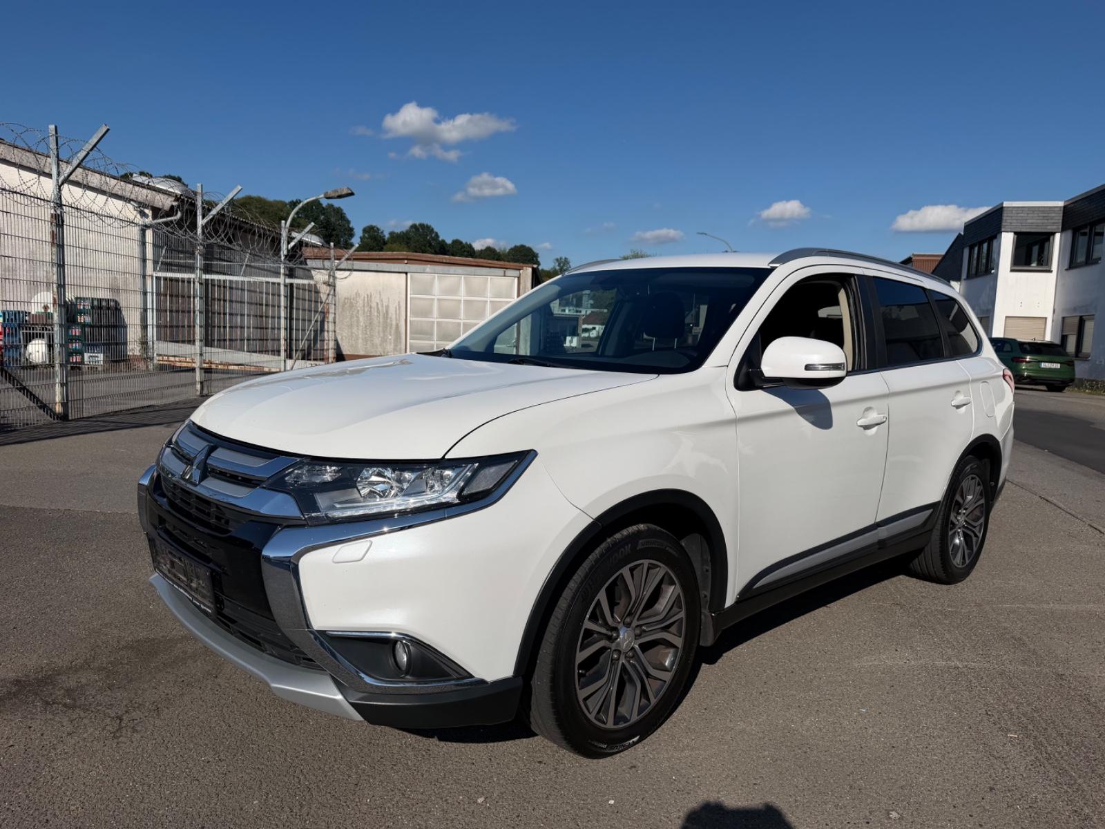 Mitsubishi Outlander Diamant Edition+ 4WD *EURO6*AUTOMATIK*