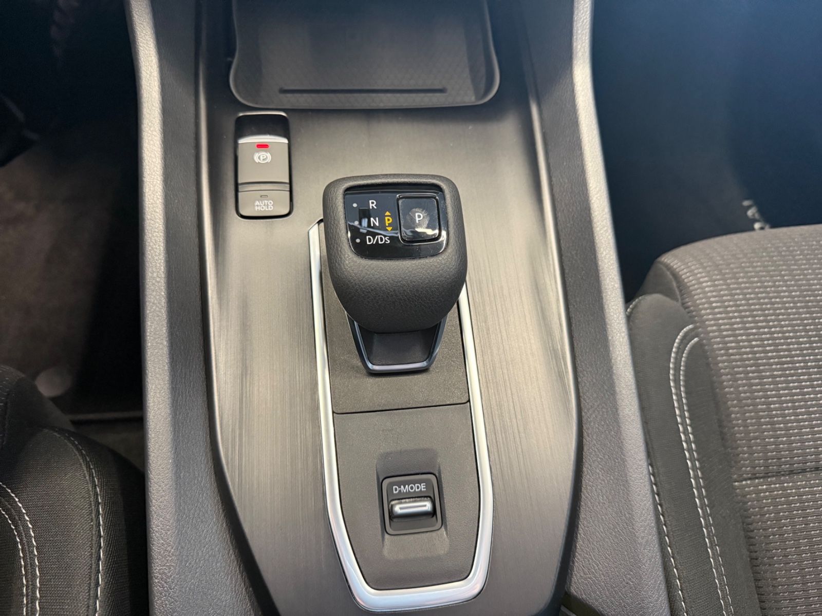 Fahrzeugabbildung Nissan Qashqai Acenta 360° Kamera Navi, Winterpaket.