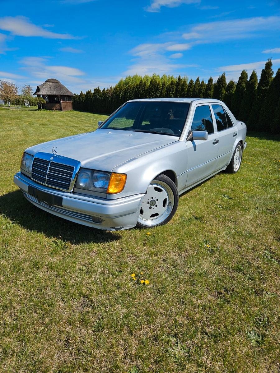 Mercedes-Benz 500E