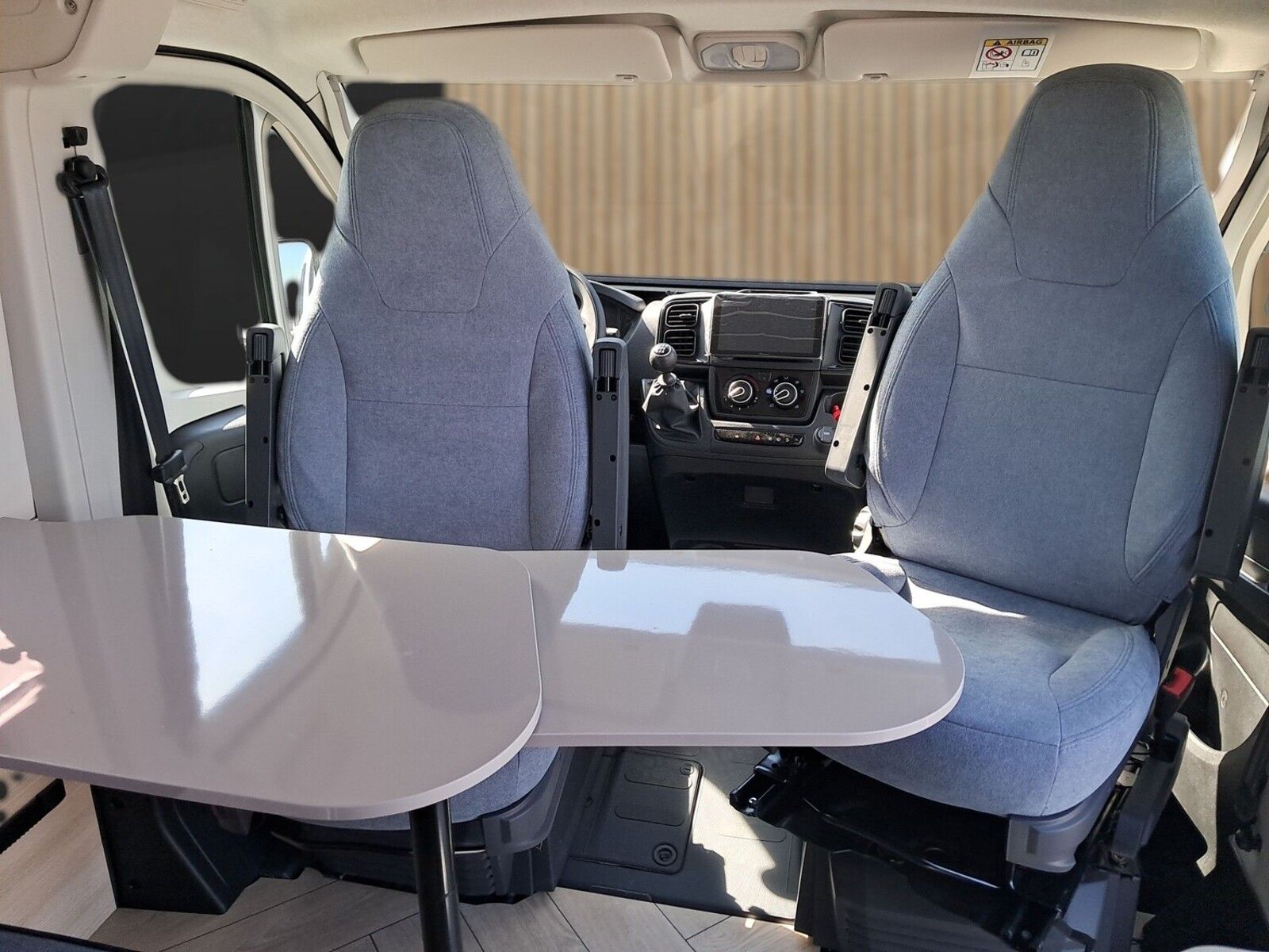 Fahrzeugabbildung Chausson Van First Line Light V594 Solar, Markise, RFK