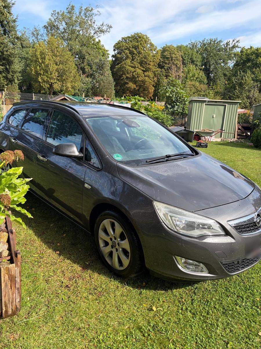 Opel Astra, 2012