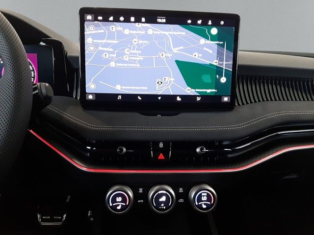 Fahrzeugabbildung Skoda Superb Combi Sportline iV AHK Matrix CANTON