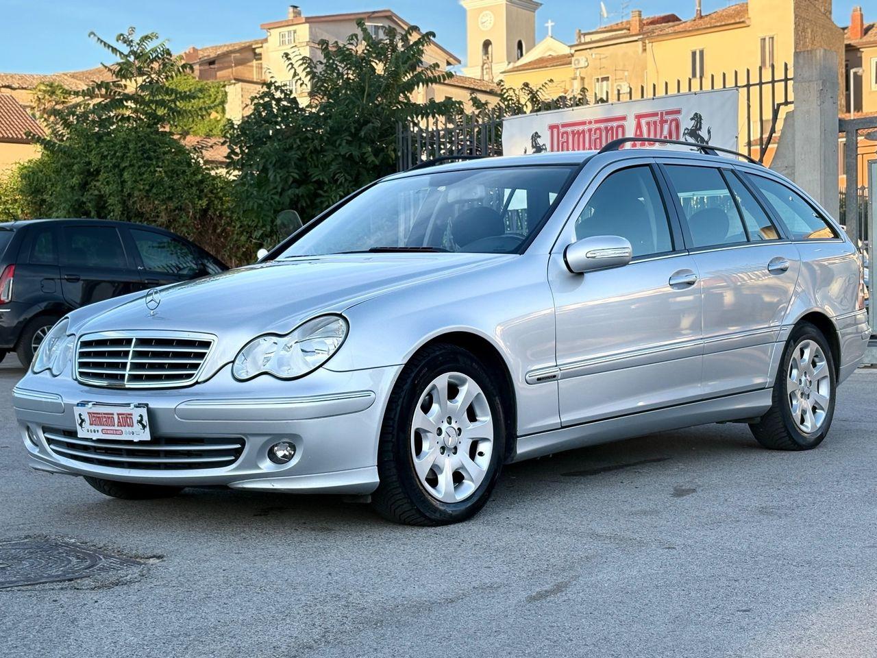 Mercedes-Benz C220 2006 — photo 13