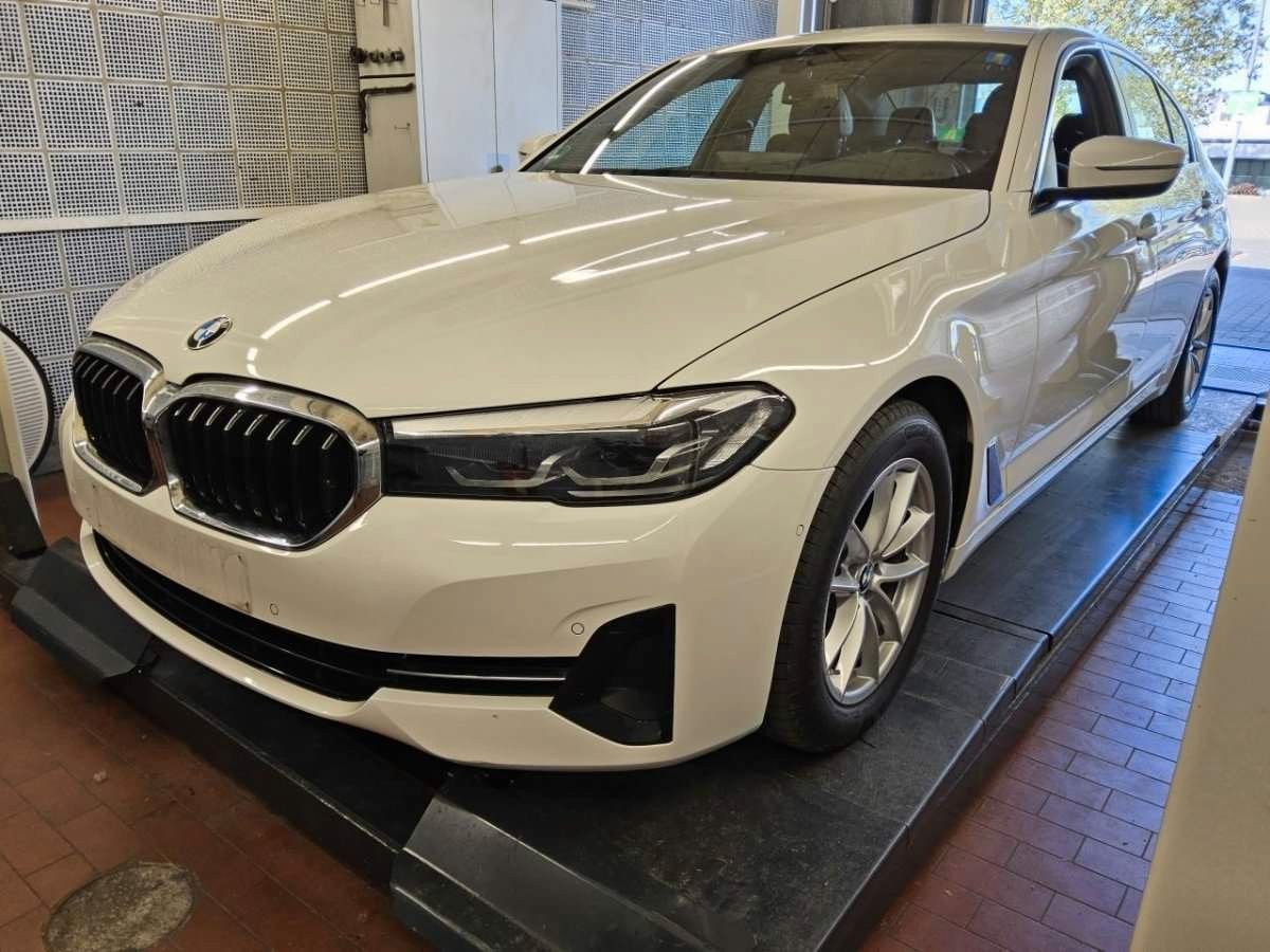 BMW 520d/LED/LEDER/Spotsitze/VIRTUAL/