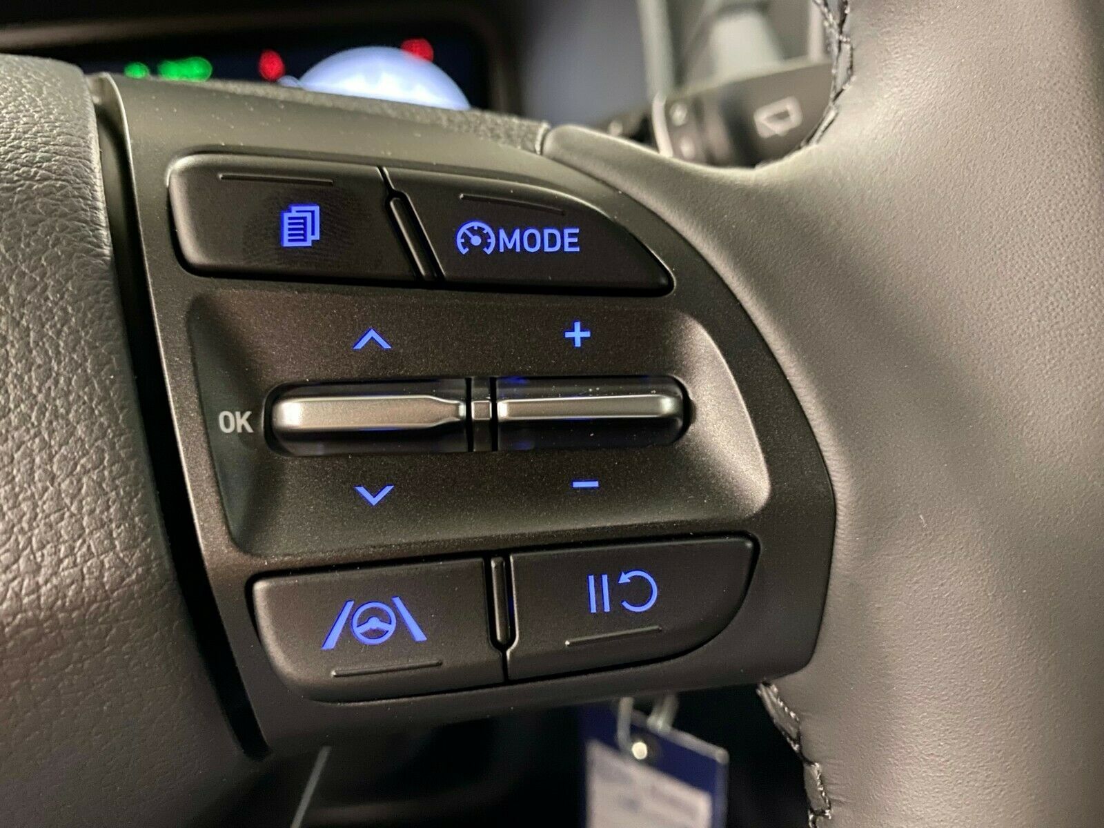 Fahrzeugabbildung Hyundai Kona 1.0 T-GDI AT+KAMERA+TEMPOMAT+AUTOMATIK+16"+