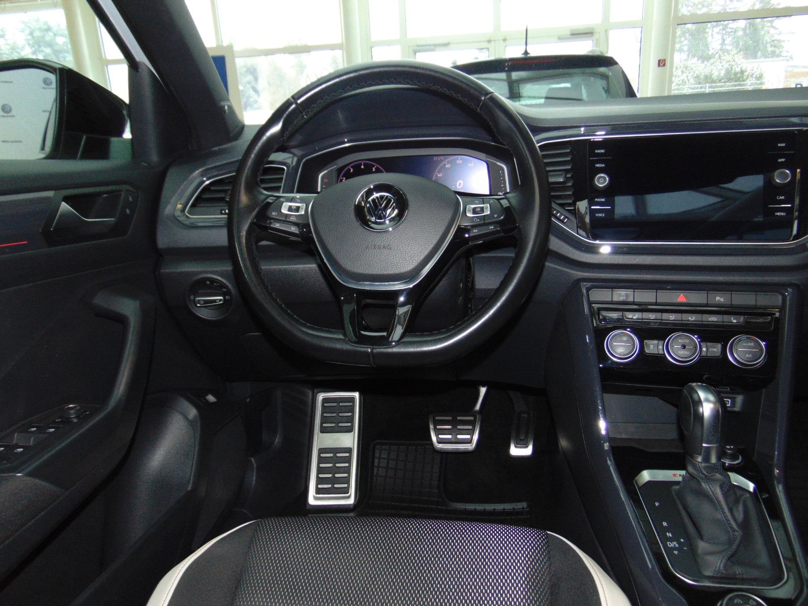 Volkswagen T-Roc Sport 2.0 TSI DSG 4Motion STANDHEIZG. AHK foto 3