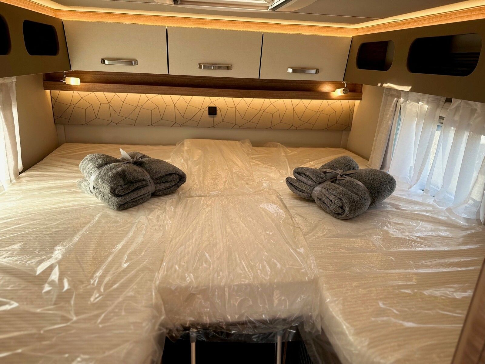 Fahrzeugabbildung Weinsberg CaraCompact MB EDITION PEPPER 640 MEG AHK WINTER