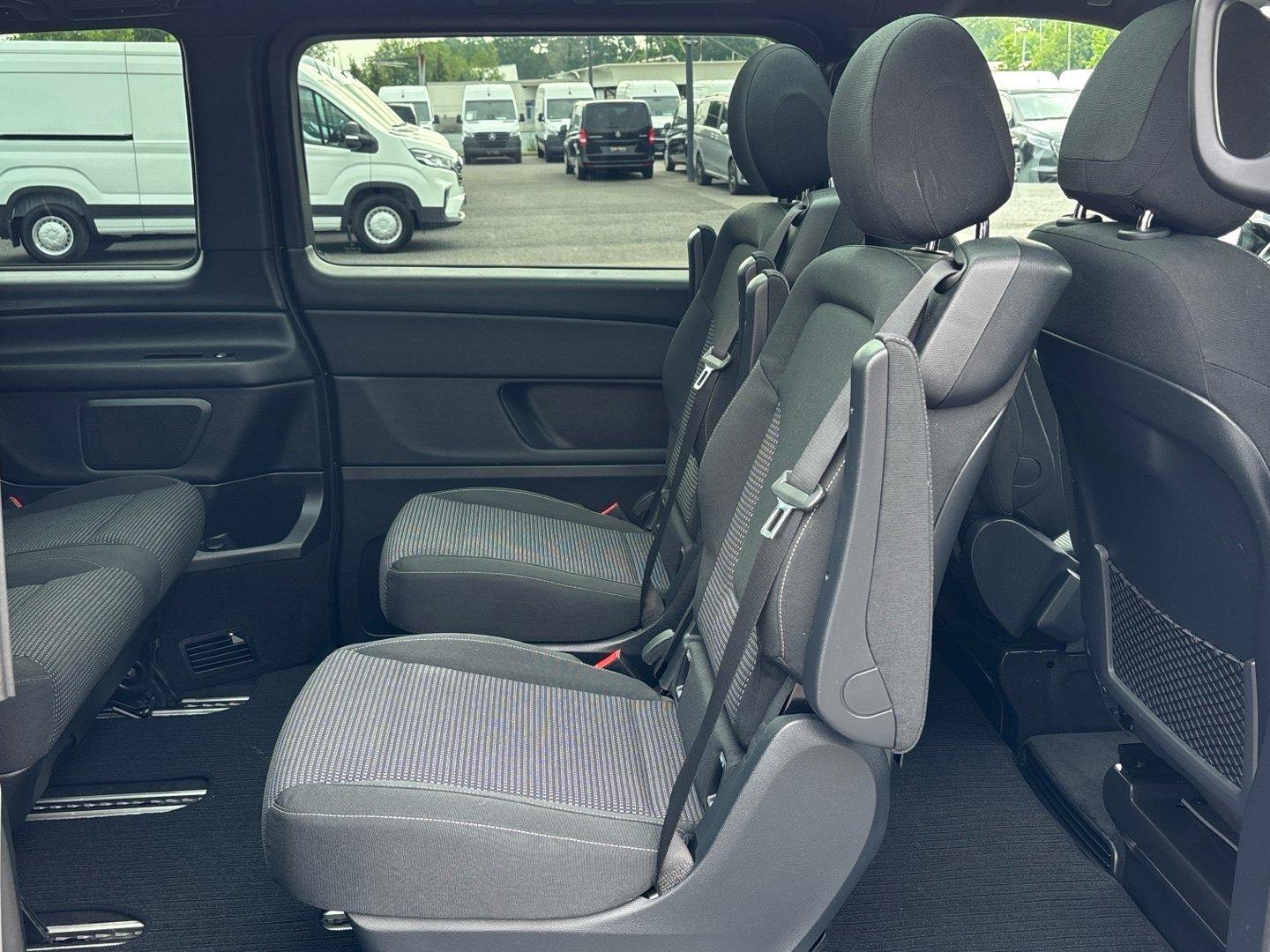 Mercedes-Benz V 300 d Edition lang AMG Pano Kamera AHK2,5t 9G