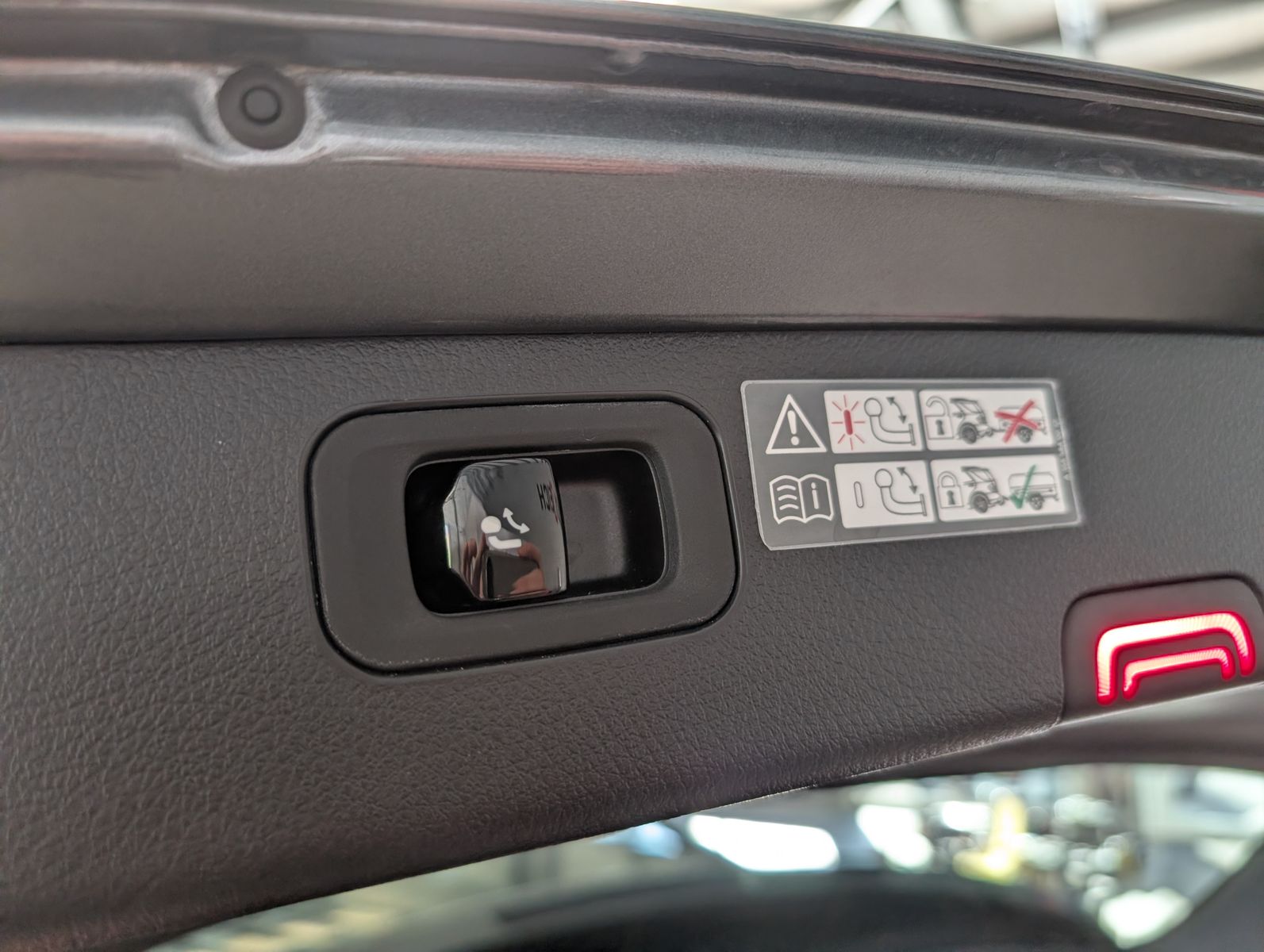 Fahrzeugabbildung Mercedes-Benz C 220 d T 4M Avantgard Night LED Pano Kamera AHK
