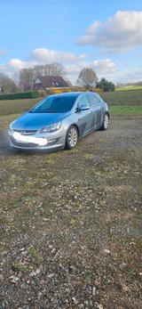 Opel Astra 1.4T facelift  TÜV neu! - Opel Astra mit Facelift