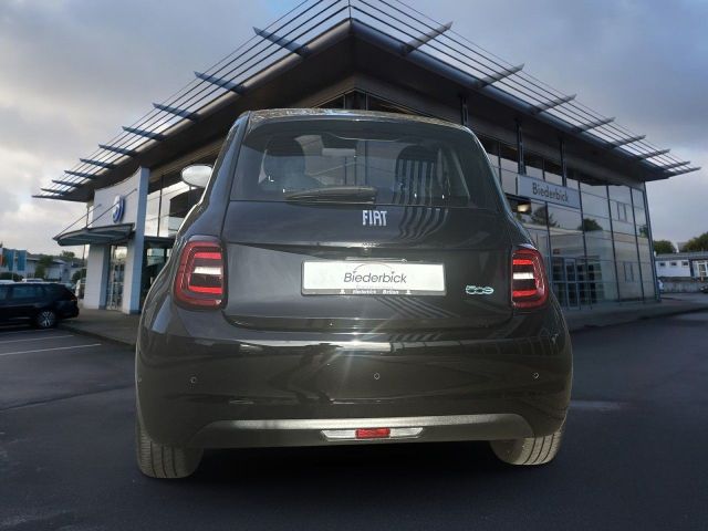 500e 3+1 3+1 42kWh KOMFORT-P. 16 ALU RFK360