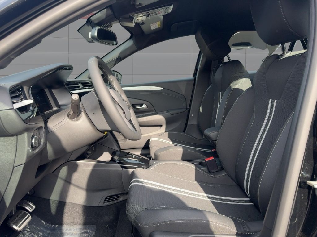 Fahrzeugabbildung Opel Corsa GS ALLWETTER  WINTERPAKET