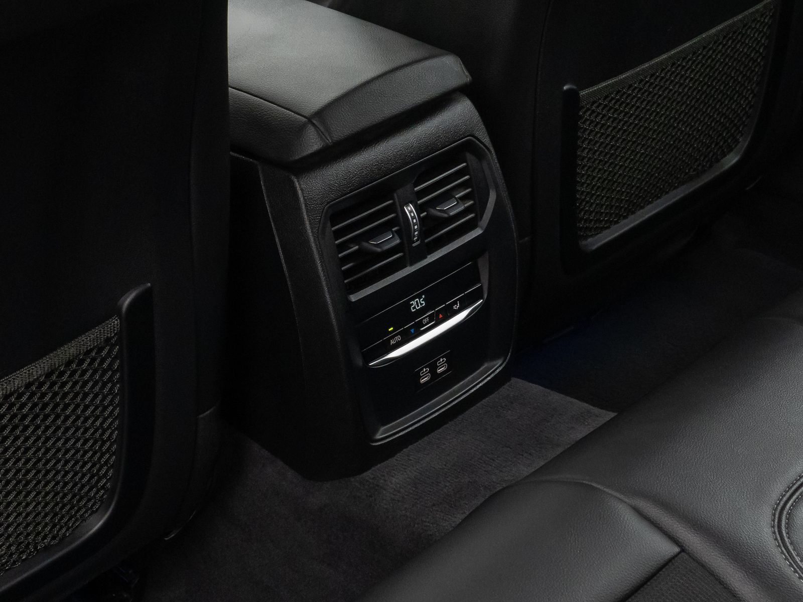 Fahrzeugabbildung BMW 320d xD HiFi Alarm DAB LED PDC Sportsitz Leder