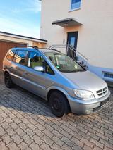 Opel Zafira 1.8 16V Elegance Elegance - Opel Zafira Elegance mit Benzin-Antrieb