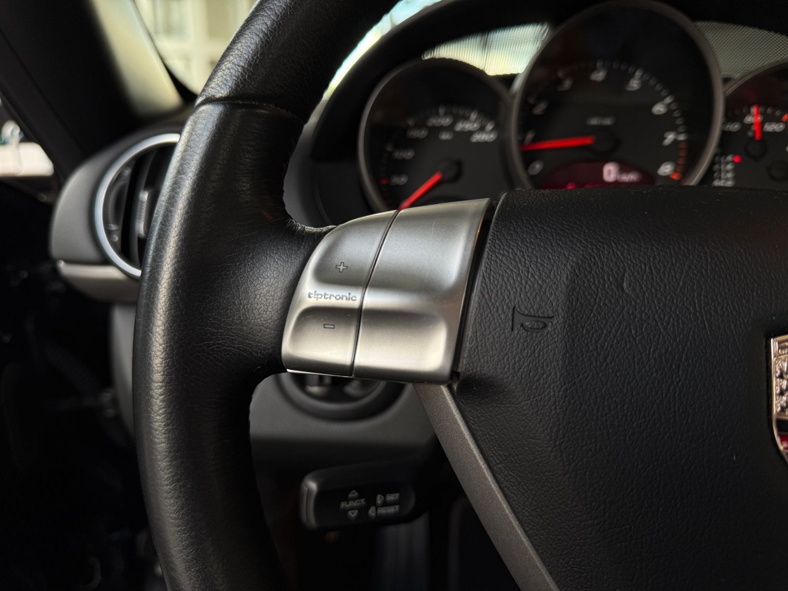 Fahrzeugabbildung Porsche Cayman RFK XENON NAVI ALU