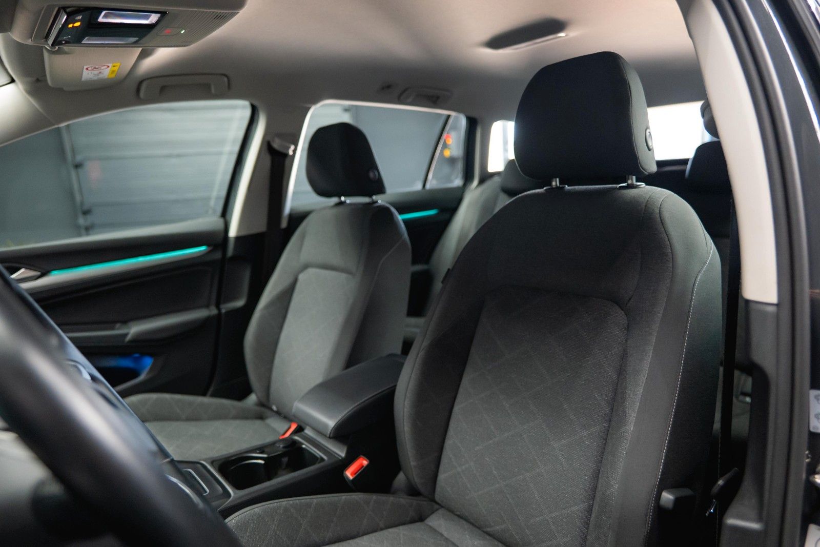 Fahrzeugabbildung Volkswagen Golf VIII Variant 2.0 TDI Life *ACC*LED*DAB*19%*