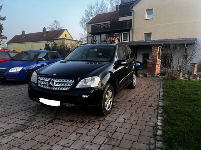 Mercedes-Benz ML 320 CDI Navi AHK Sitzheizung AAC