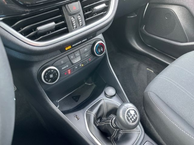 Fahrzeugabbildung Ford Fiesta 1.0 EcoBoost Cool & Connect Sitzheizung,