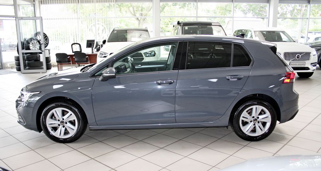 Volkswagen Golf VIII 1.0 TSI DSG Life NAVI LED ACC SITZHZG