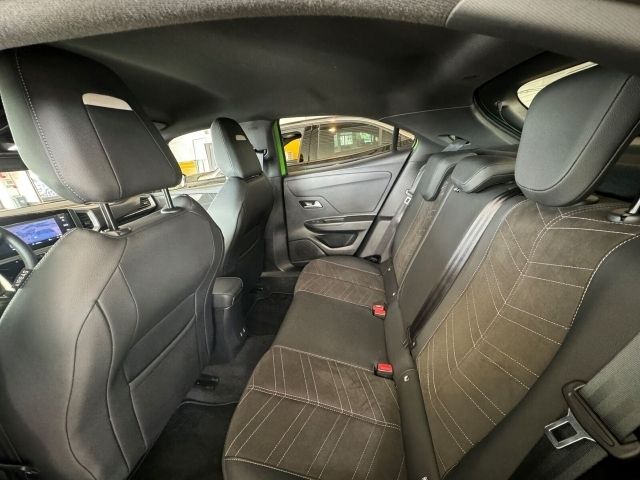 Mokka-e  Ultimate Elektro Rückfahrkamera Navi