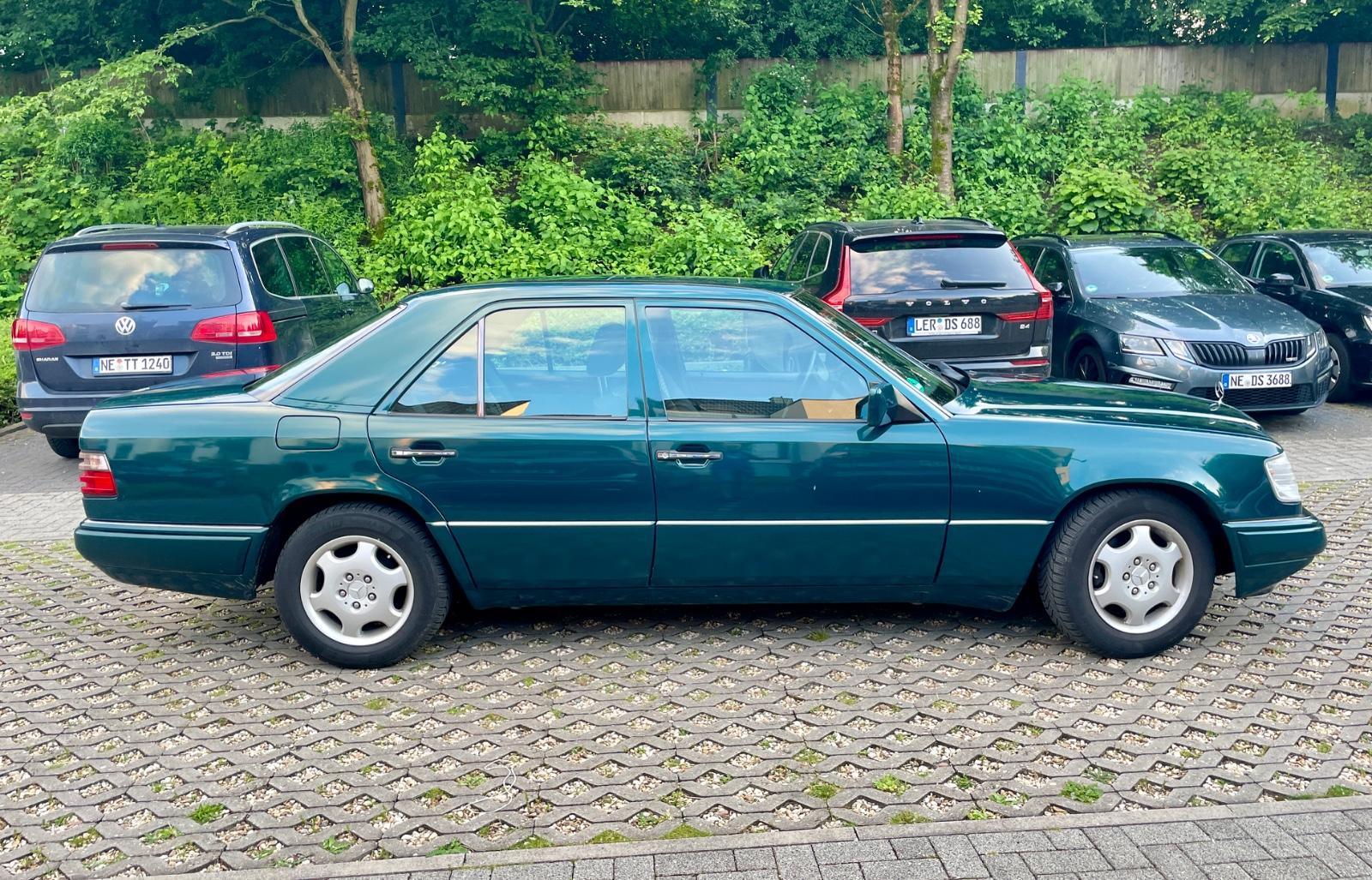 Mercedes-Benz E 200 aufwändig teilrestauriert - Herbstrabatt