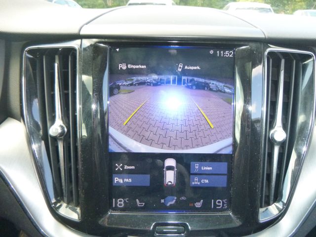 Fahrzeugabbildung Volvo XC60 D4 2WD Momentum>AUT/PANO/Standh./LED/NAVI