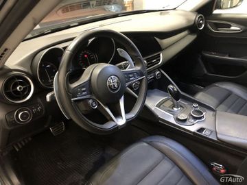 Alfa-Romeo Giulia - 11